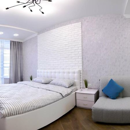 Skyview Apartments Odessa Exterior foto